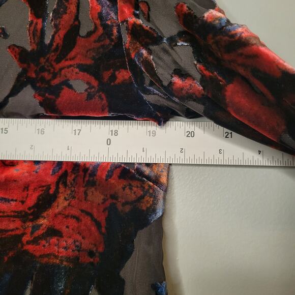 NWT Sundance Burnout Velvet Top Womens Size M Petite Dark Floral Rose Black Goth - Picture 11 of 13